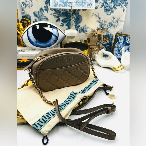 🆕 TORY BURCH 🧿 NWOT Savannah Chain Link Camera Bag, French Gray AUTHENTICATED - Picture 14 of 15